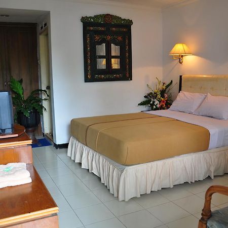 Hotel Tanjung Emas Surabaya Oda fotoğraf